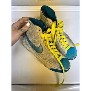 Nike Women’s High Top Blazers